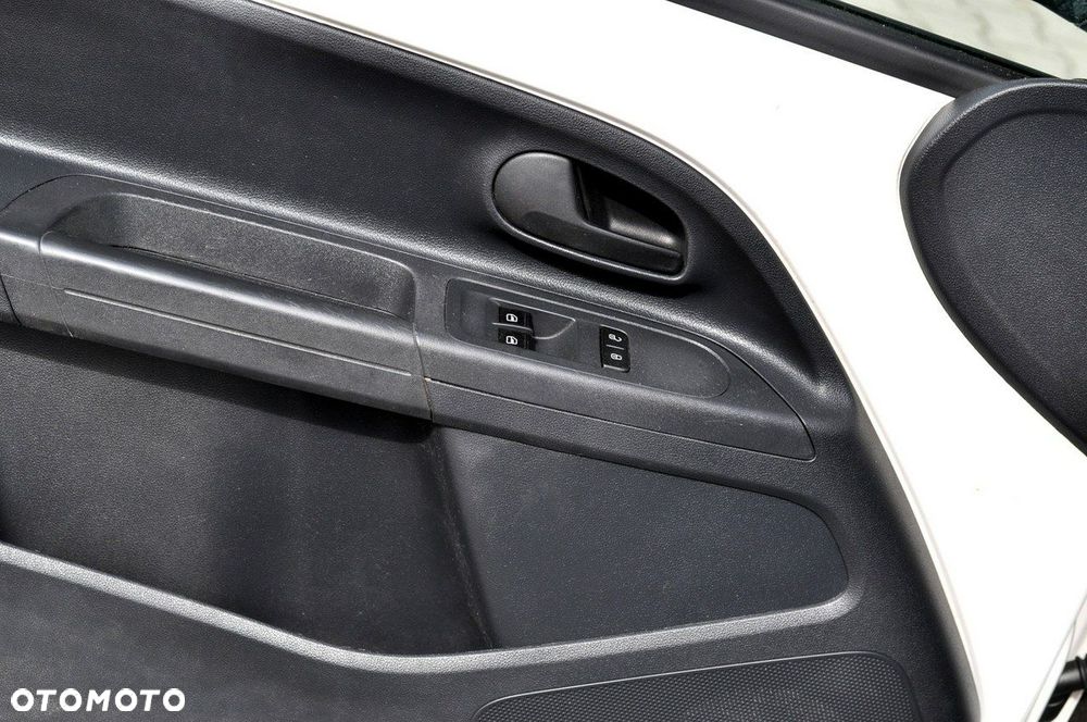 Volkswagen up! Standard - 15