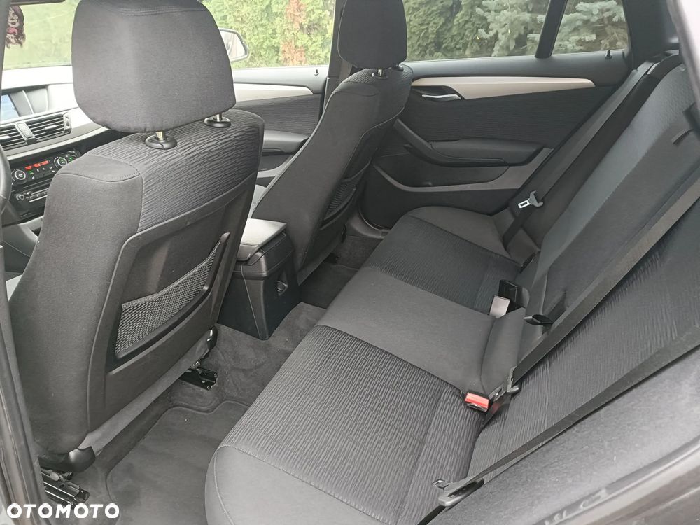 BMW X1 sDrive18d xLine - 12