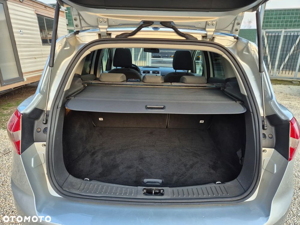 Ford Kuga 2.0 TDCi 2x4 Titanium - 12