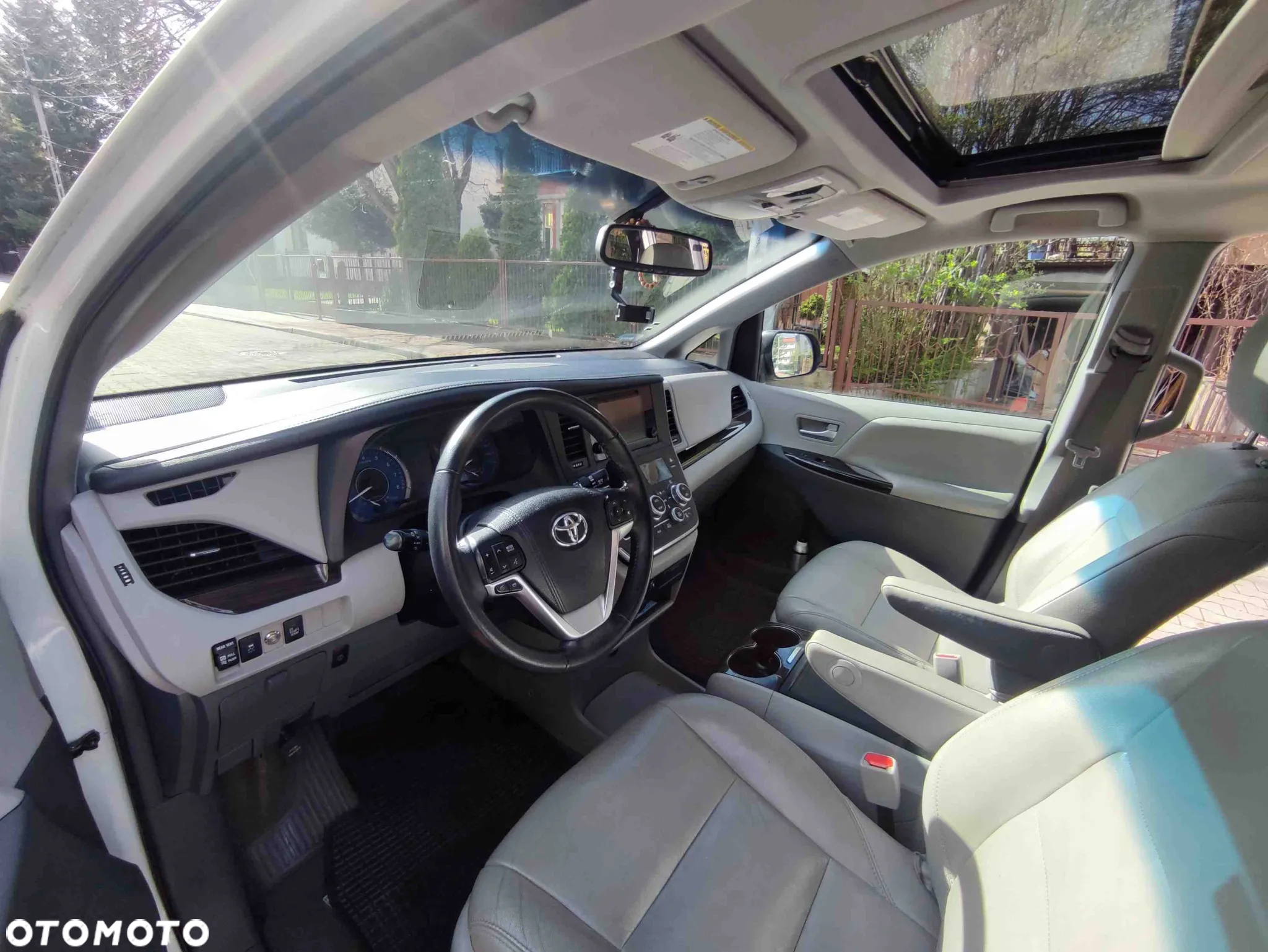 Toyota Sienna 3.5 V6 XLE AWD - 5