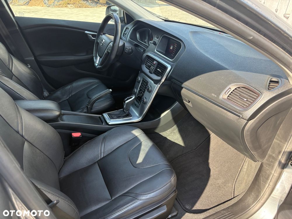 Volvo V40 D2 Geartronic Inscription - 17
