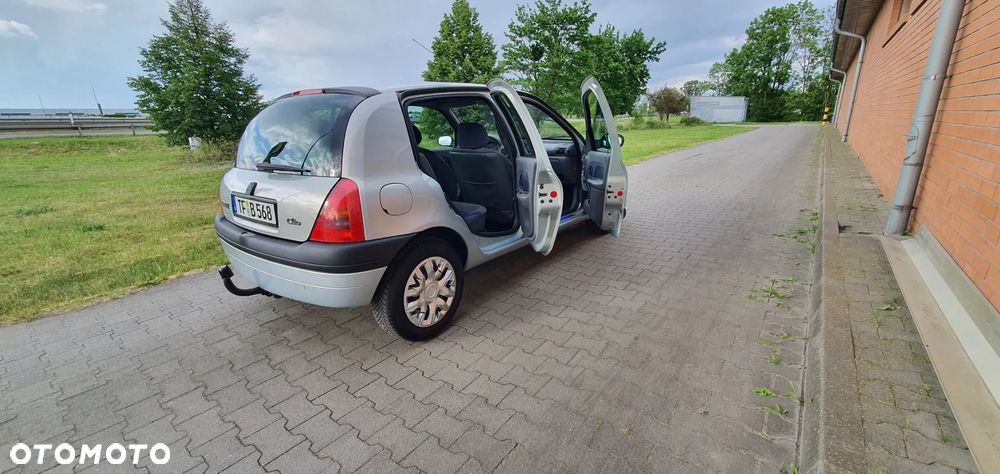 Renault Clio - 12