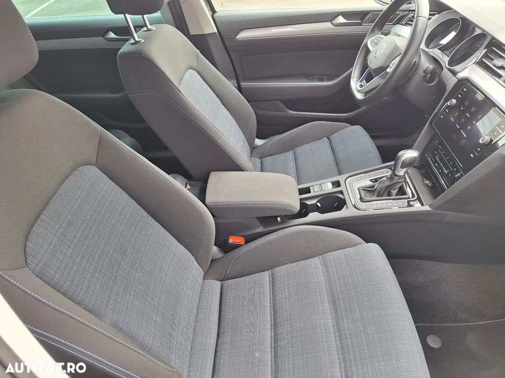 Volkswagen Passat - 21