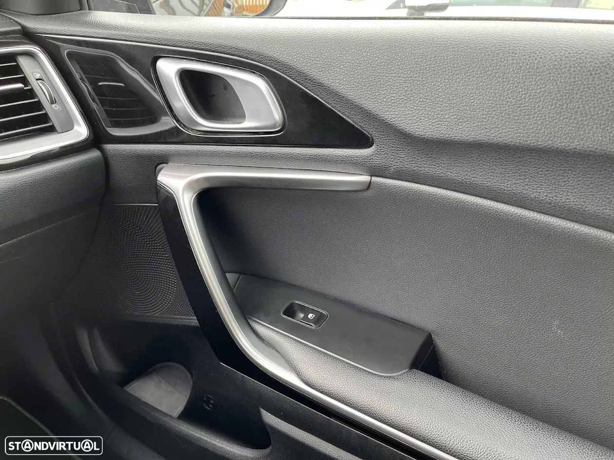 Kia XCeed 1.6 GDi PHEV Drive - 25