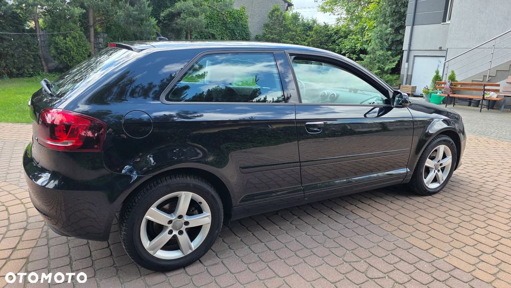 Audi A3 3-drzwiowe 1.6 TDI DPF Attraction - 17