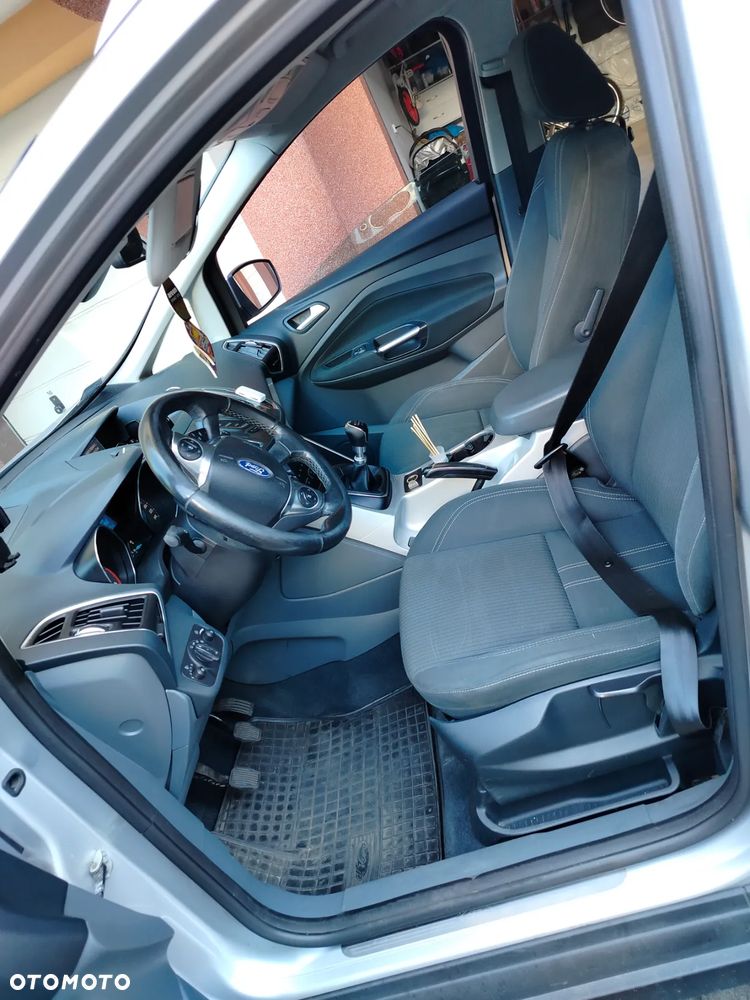 Ford Grand C-MAX - 12