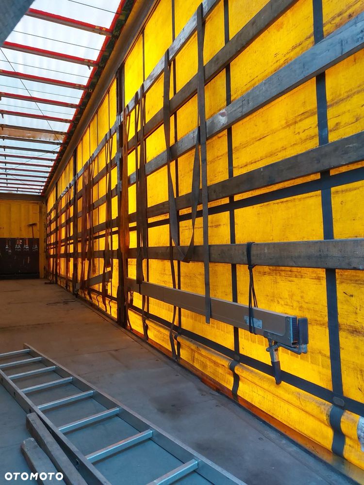 Mercedes-Benz Actros - 12