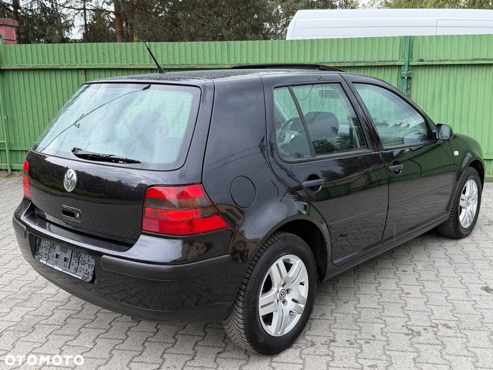 Volkswagen Golf - 8