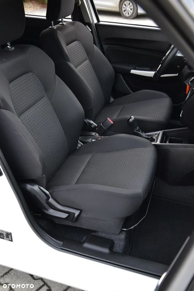 Suzuki Swift 1.2 Dualjet Allgrip Comfort - 32