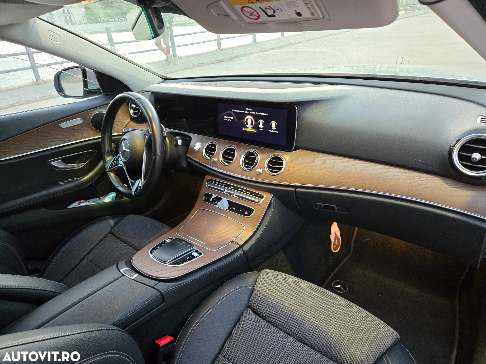 Mercedes-Benz E 220 d 4Matic T 9G-TRONIC - 19