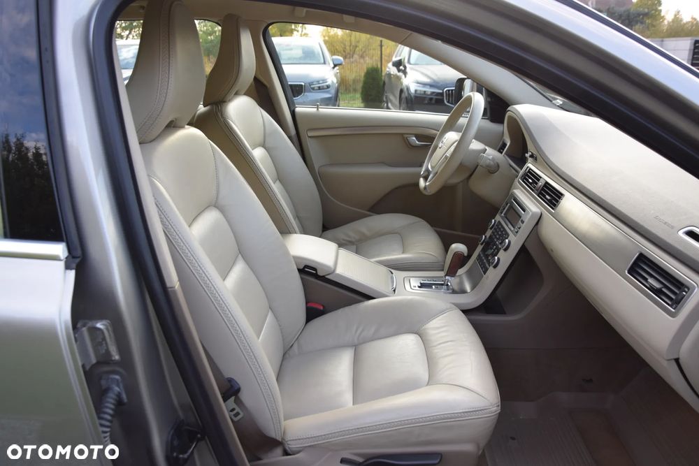 Volvo XC 70 D5 AWD Summum - 31