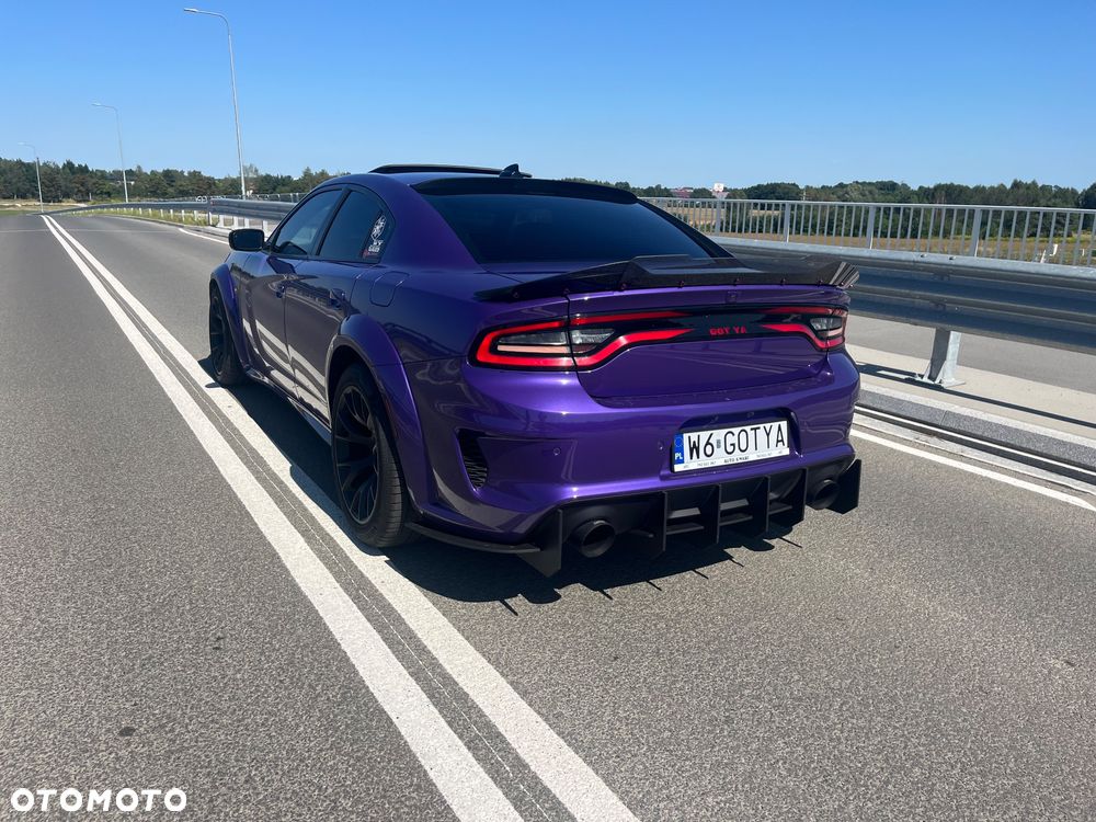 Dodge Charger 6.4 Scat Pack Widebody - 17
