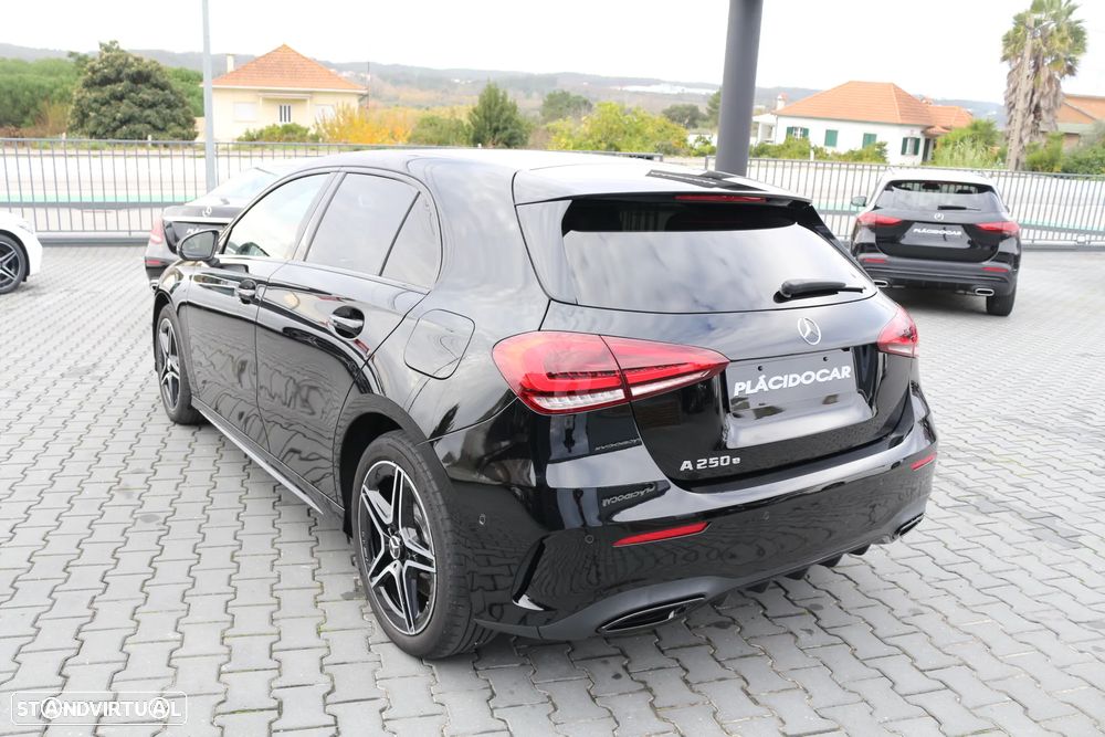 Mercedes-Benz A 250 e 8G-DCT AMG Line - 4