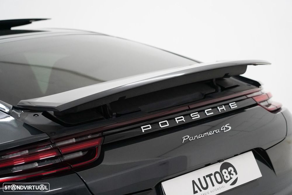 Porsche Panamera 4 S - 32