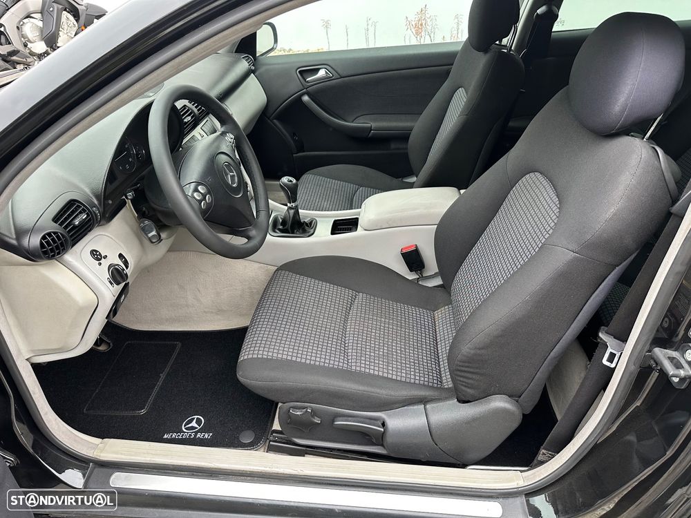 Mercedes-Benz C 220 CDi Sport Coupé Evolution AMG - 22