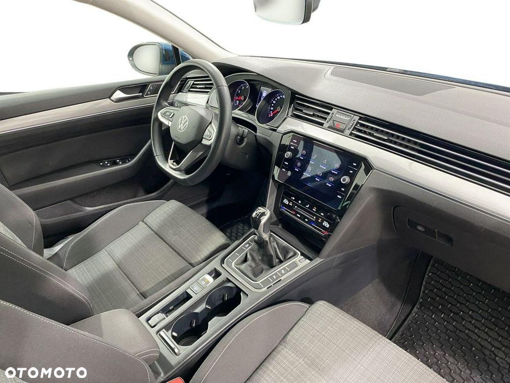 Volkswagen Passat - 15
