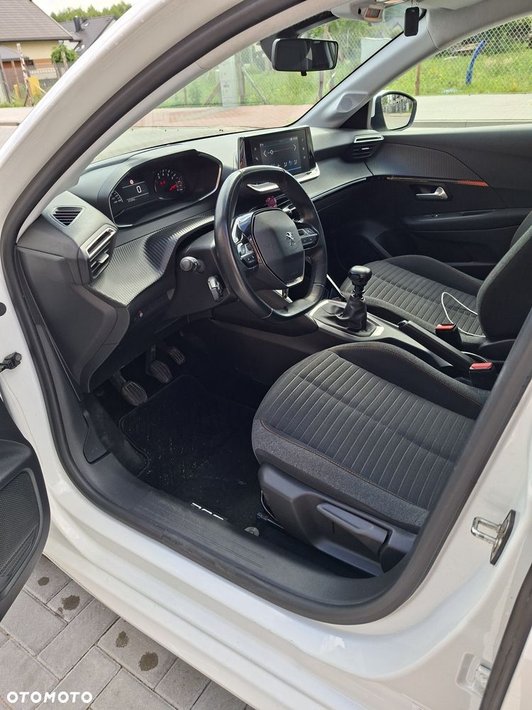 Peugeot 208 - 7