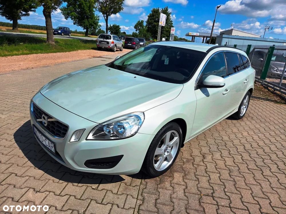 Volvo V60 D2 Momentum - 18