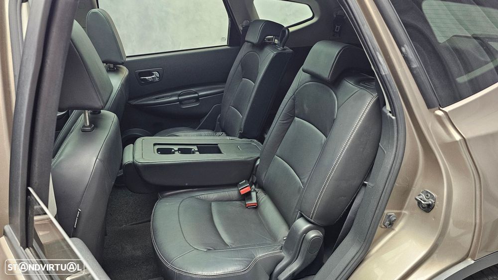 Nissan Qashqai +2 - 24