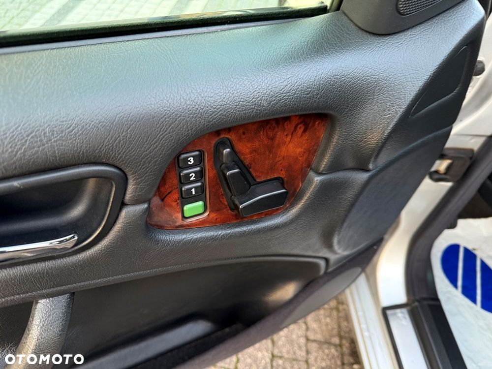 Mercedes-Benz CLK 320 - 22