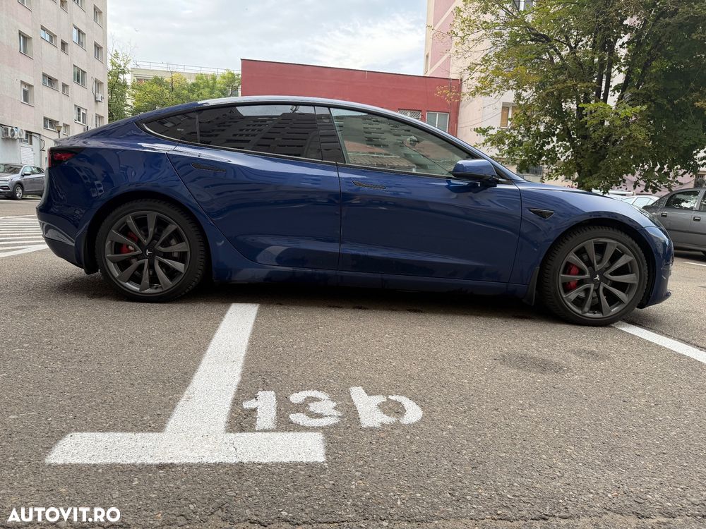 Tesla Model 3 - 7