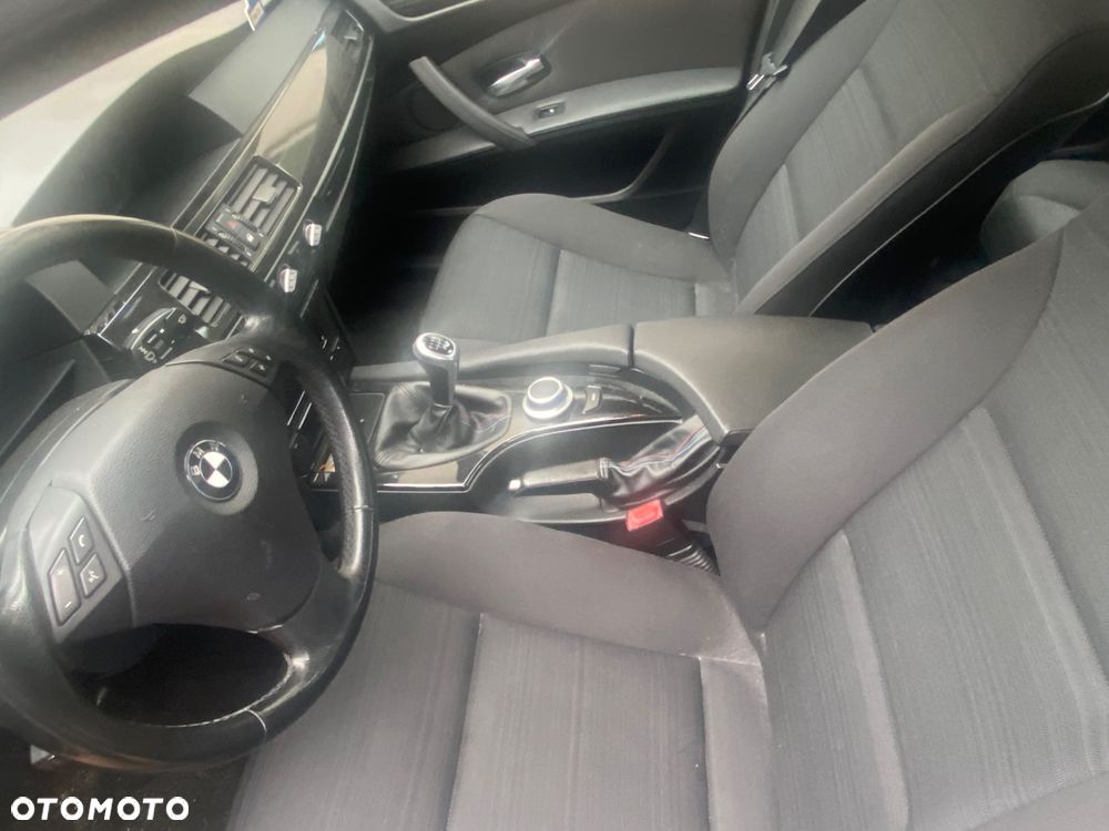 BMW Seria 5 523i - 7