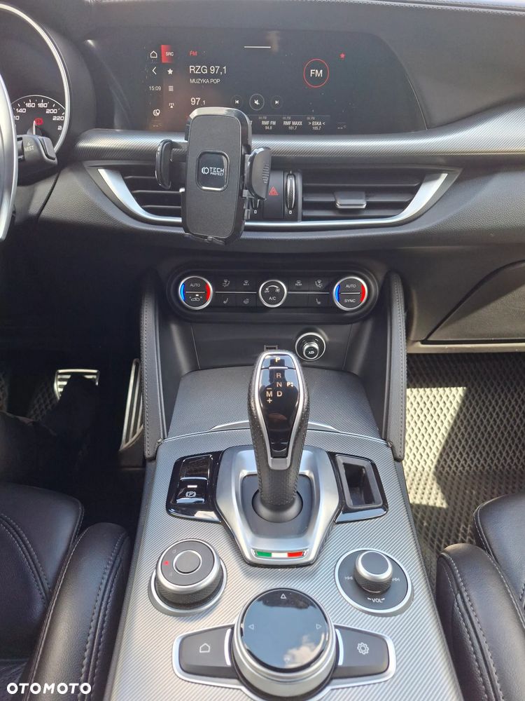 Alfa Romeo Stelvio 2.0 Turbo Veloce Q4 - 24