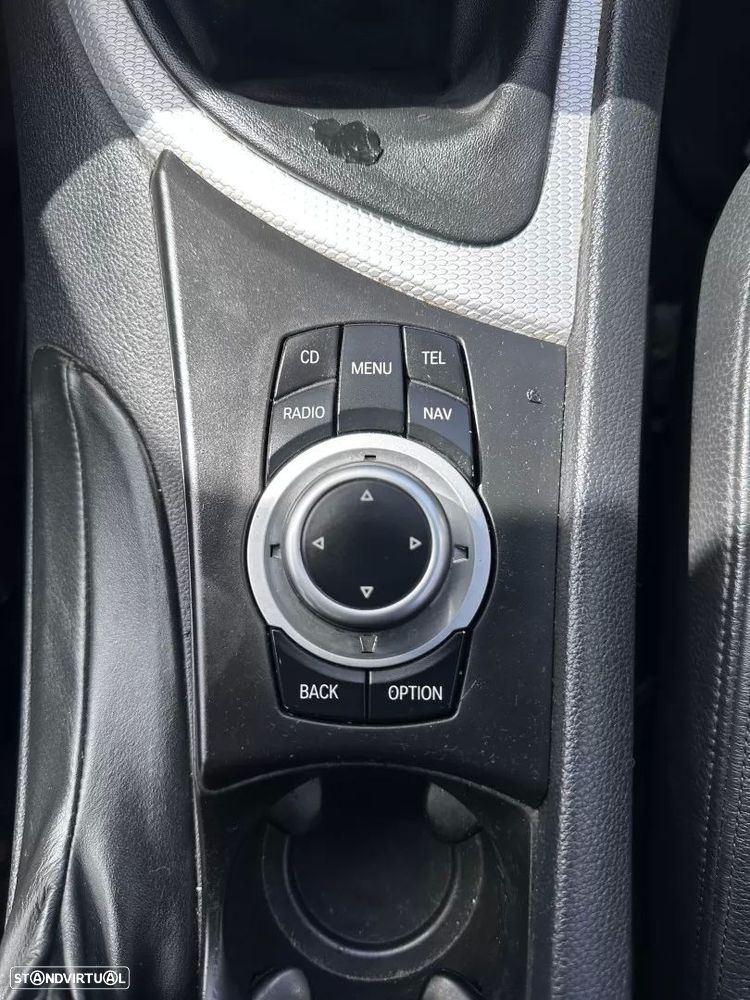 BMW 120 d Limited Edition Lifestyle c/ M Sport Pack - 32