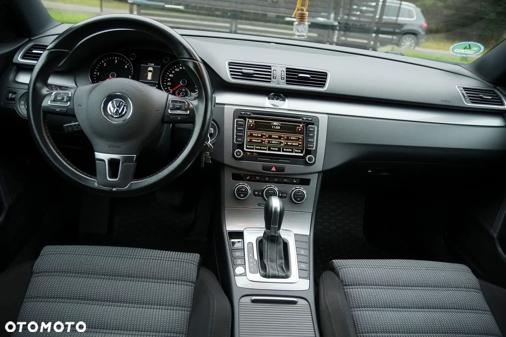 Volkswagen Passat - 22