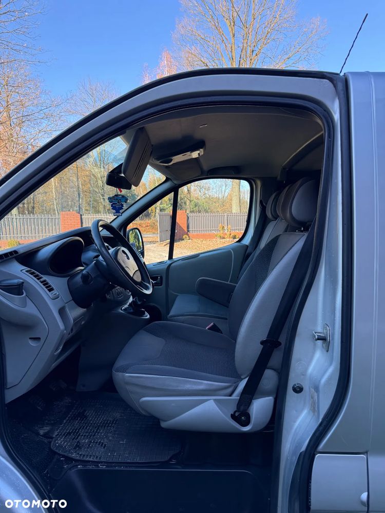 Opel Vivaro - 11
