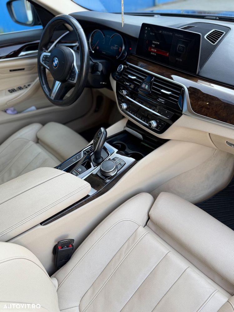 BMW Seria 5 520d xDrive AT - 11