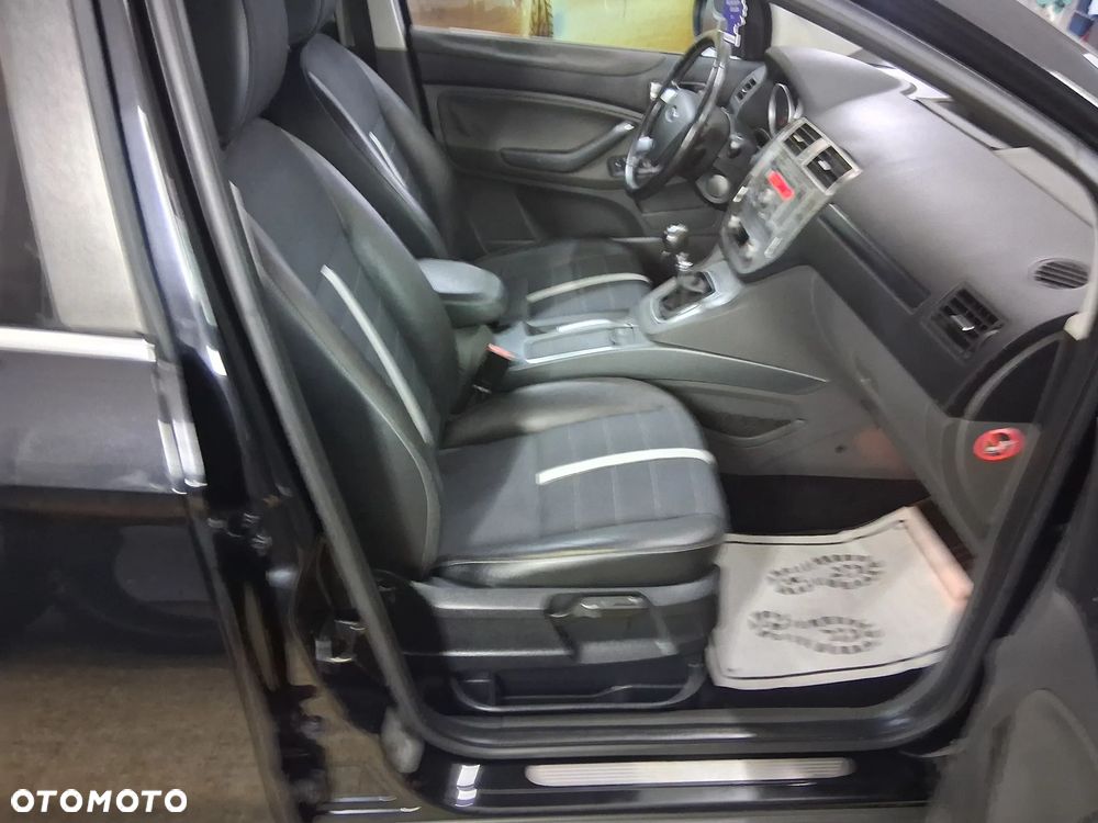 Ford Kuga - 8