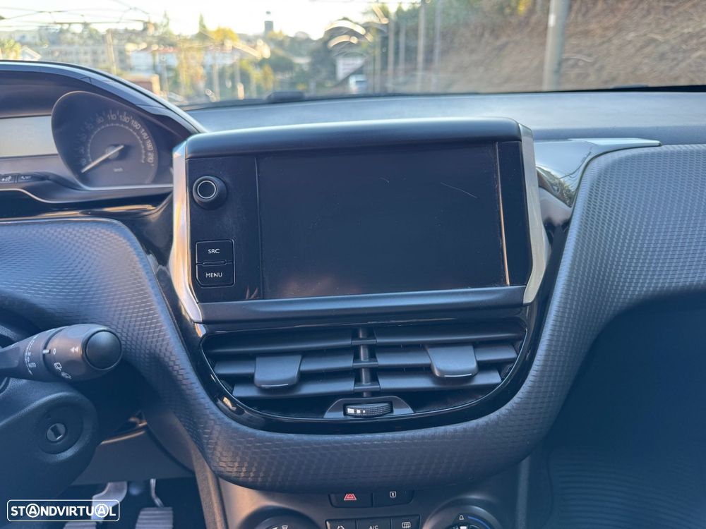 Peugeot 208 1.5 BlueHDi Signature - 15