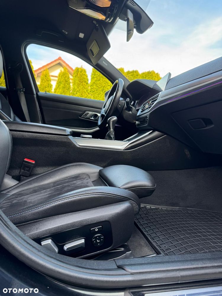BMW Seria 3 318d Edition M Sport Shadow - 31