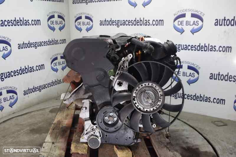 MOTOR COMPLETO VOLKSWAGEN PASSAT BERLINA 3B2 REF. APT - 1