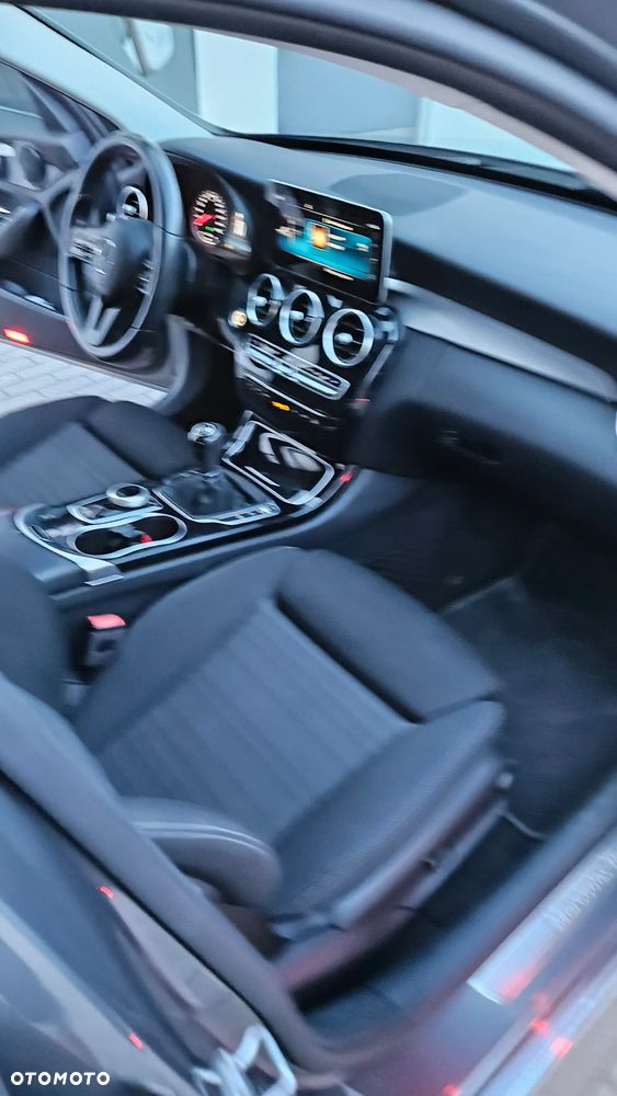 Mercedes-Benz Klasa C 180 d Avantgarde - 20
