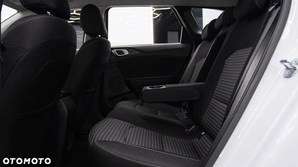 Kia Ceed 1.5 T-GDI M - 16