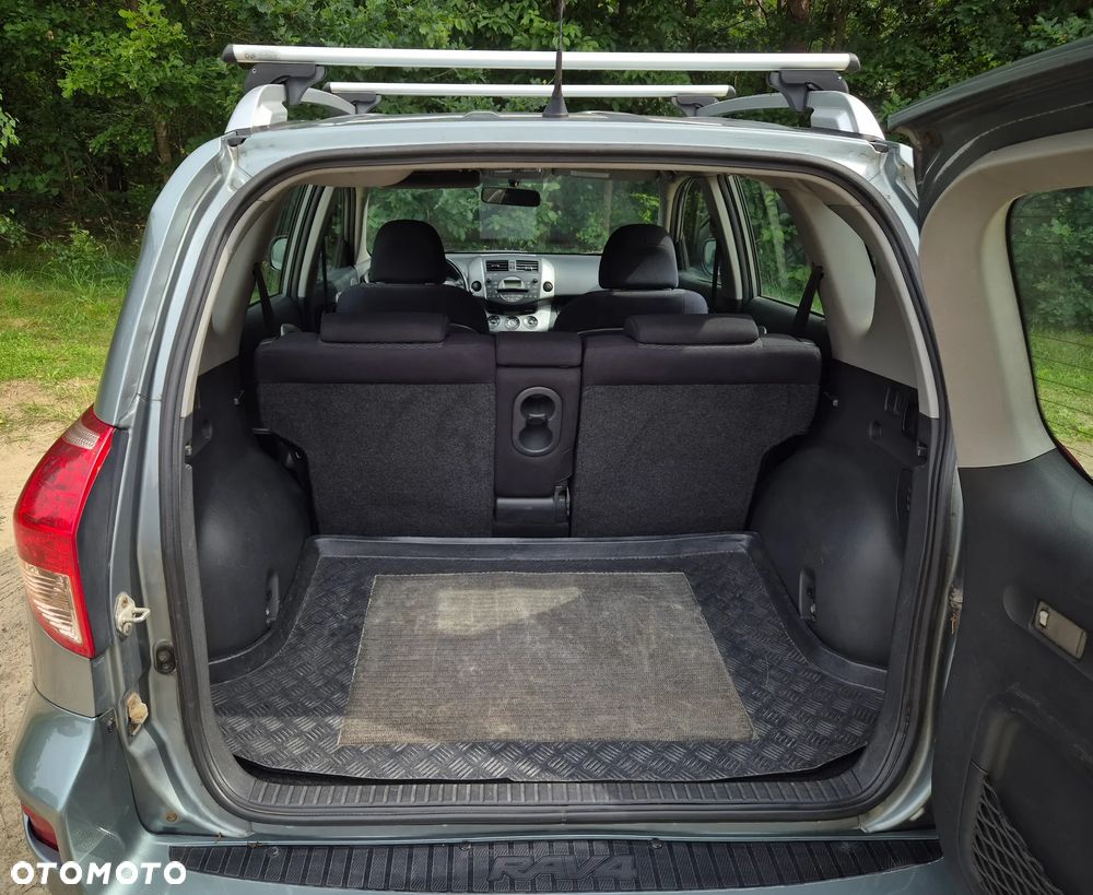 Toyota RAV4 - 6