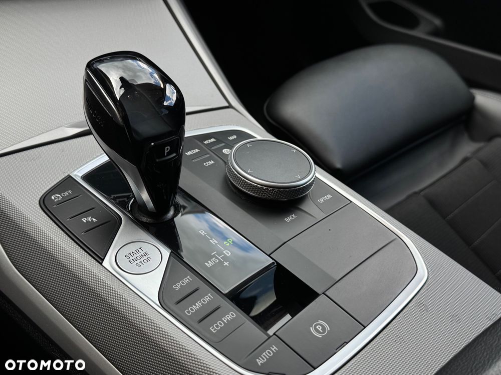 BMW Seria 3 320d xDrive Edition Luxury Line Purity - 22