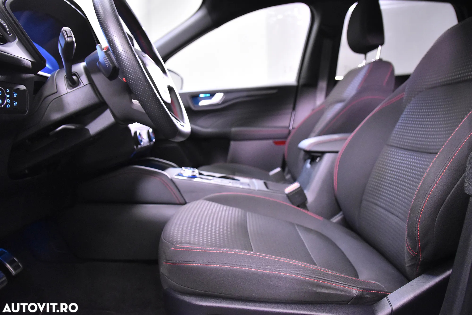 Ford Kuga 2.0 EcoBlue A8 AWD ST Line - 24