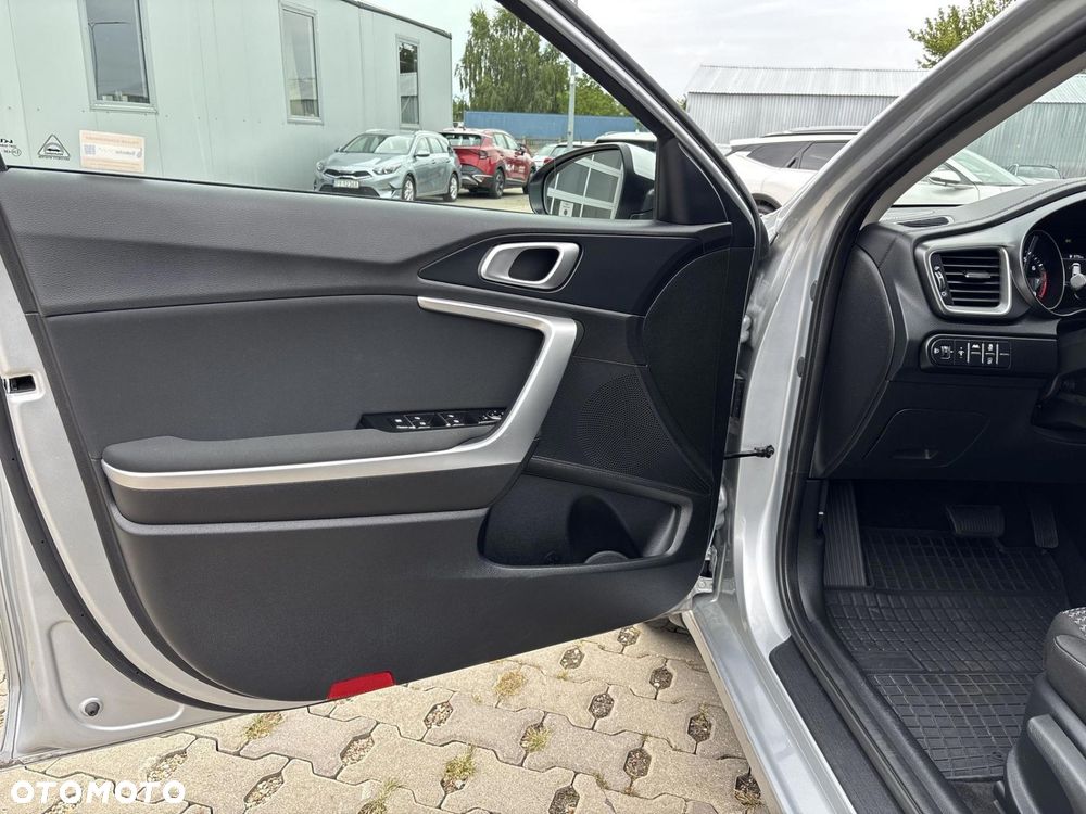 Kia Ceed 1.5 T-GDI M DCT - 11
