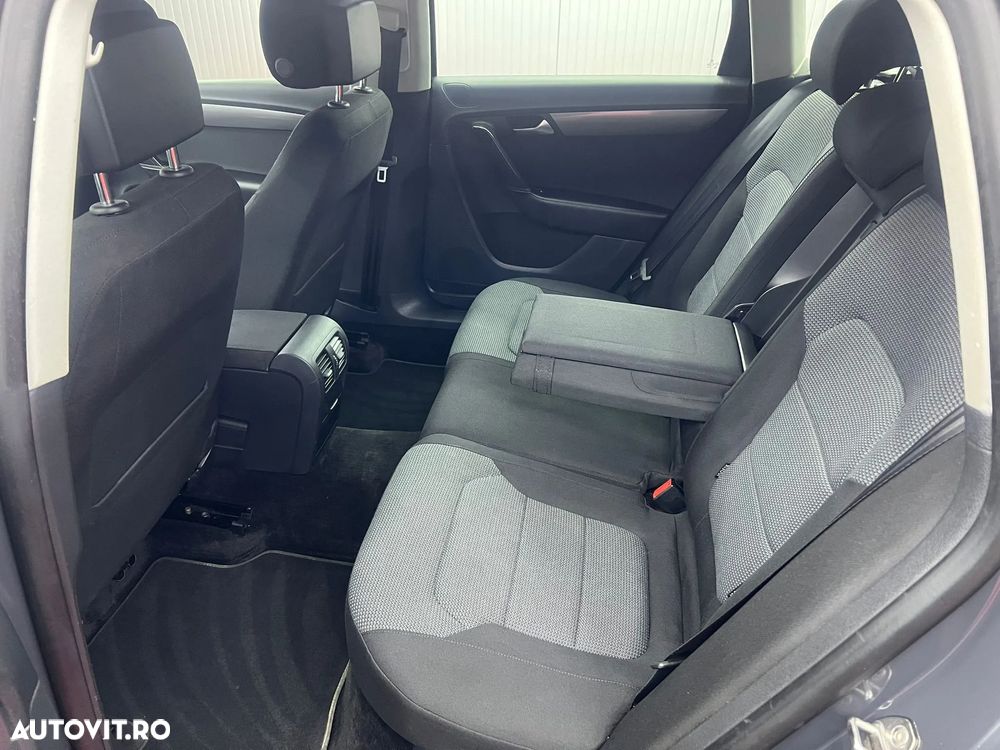Volkswagen Passat - 14