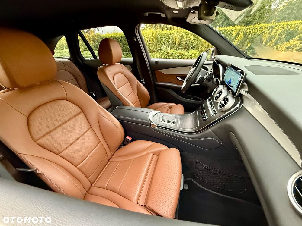 Mercedes-Benz GLC 200 4Matic 9G-TRONIC AMG Line Plus - 12