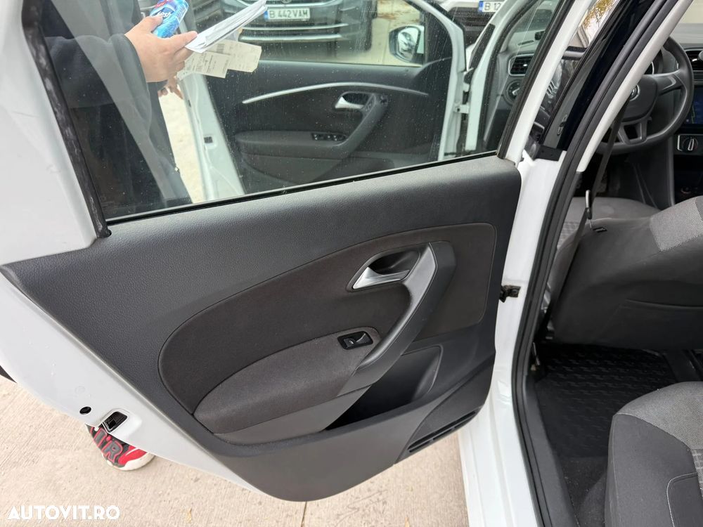 Volkswagen Polo 1.4 TDI CR Comfortline - 17