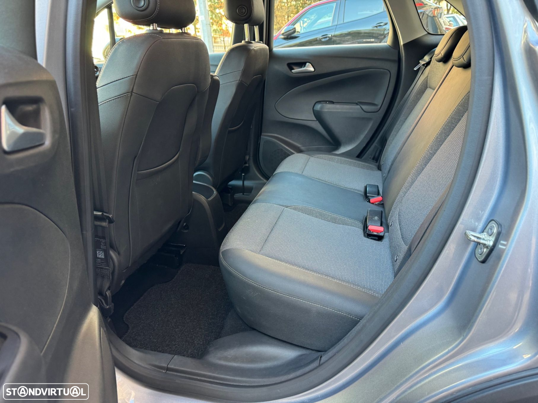 Opel Crossland 1.2 T Elegance - 32
