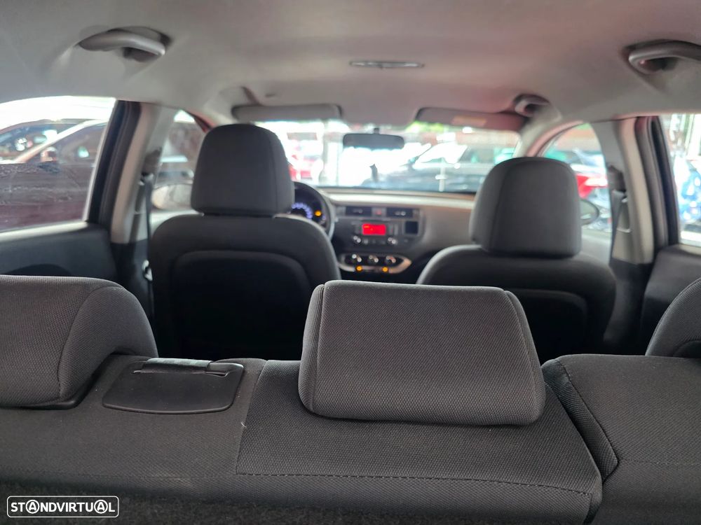 Kia Rio 1.1 CRDi - 26