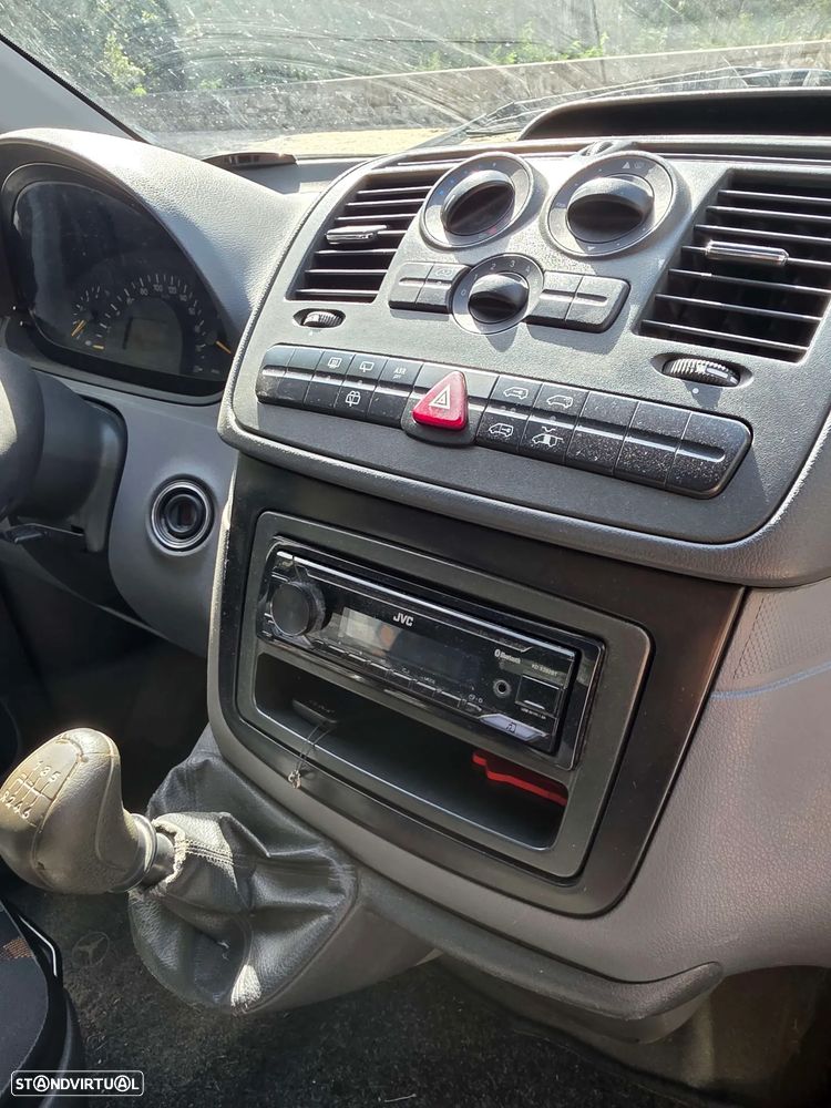 Mercedes-Benz Vito 109 CDi/32 9L Compacto - 25