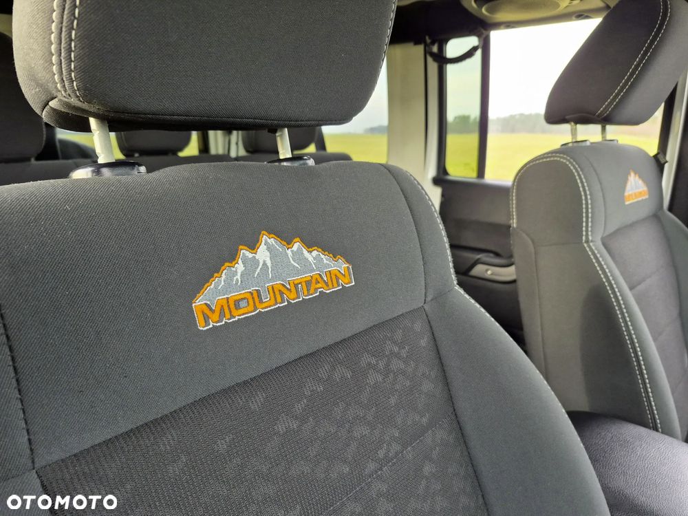 Jeep Wrangler - 4