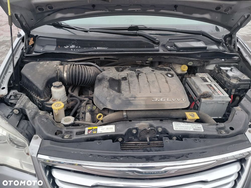 Chrysler Town & Country 3.6 Touring - 10