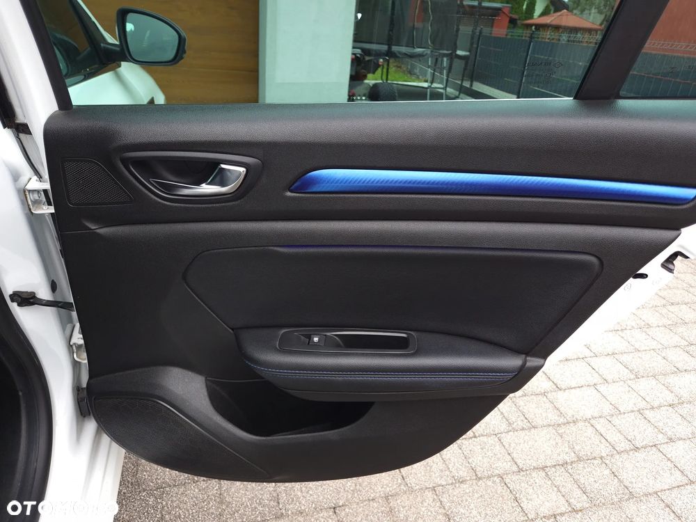 Renault Megane 1.6 TCe GT EDC - 30